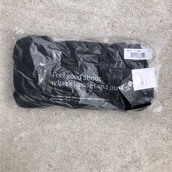 Andie Swim The Belmar One Piece V-Neck Belted Suit Solid Black Size Large - Picture 4 of 5